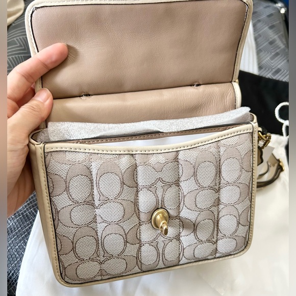 Coach Willis Top-Handle 18 In Signature Jacquard With Quilting - Picture 7 of 11